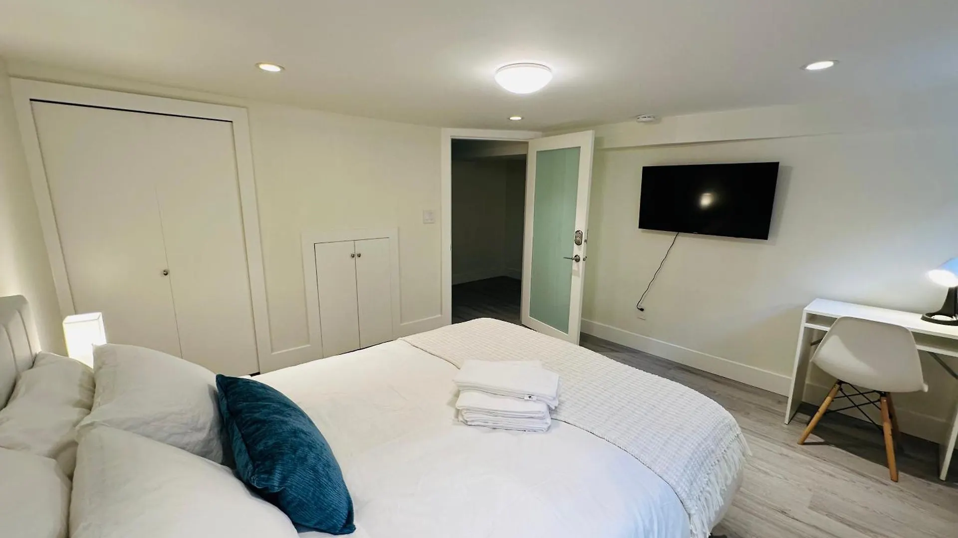 Quiet Basement Suite Steps From Quilchena Park In Vancouver