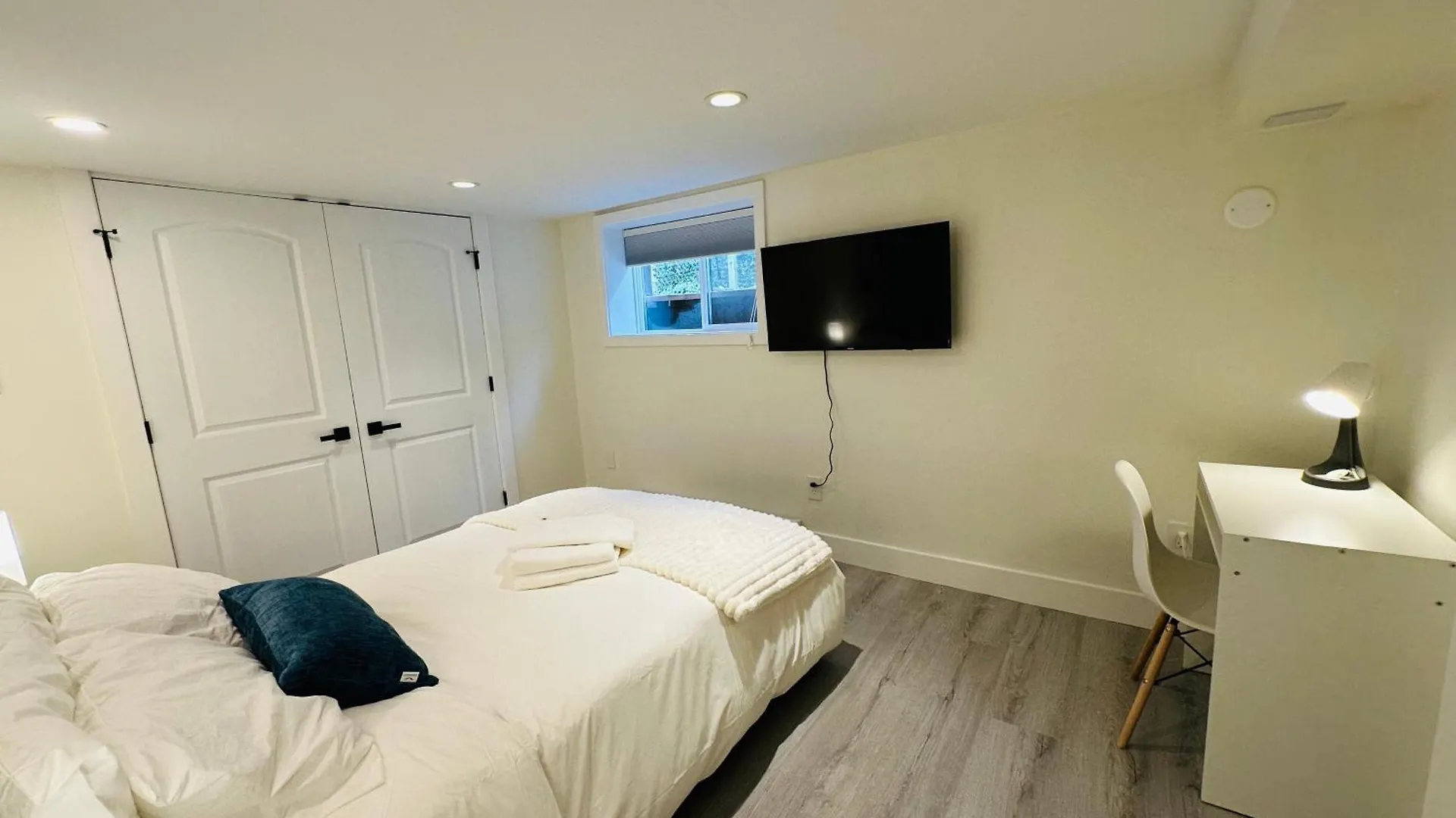 Quiet Basement Suite Steps From Quilchena Park In Vancouver